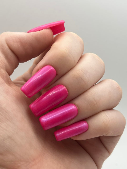 “Pretty in Pink” – Classic Hot Pink Press-On Nails